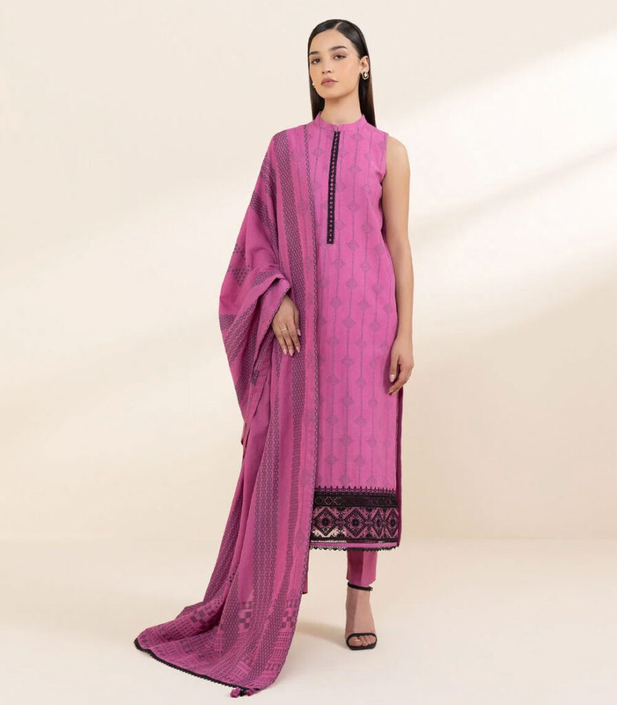 3 PIECE – EMBROIDERED JACQUARD SUIT