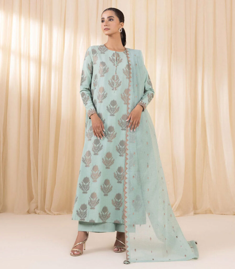 3 PIECE – EMBROIDERED JACQUARD SUIT